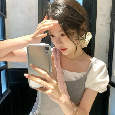 隔楼女孩:我们之间的层距